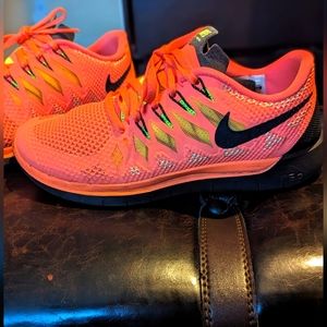 Nike free 5.0 running shoes